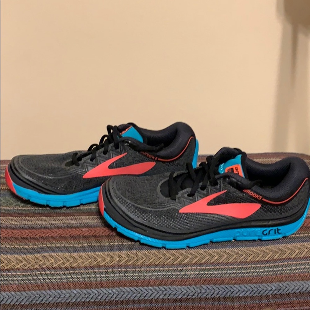 Brooks Pure Grit 6 Size 8